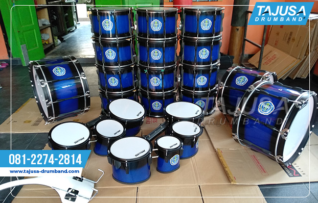 set perlengkapan drumband