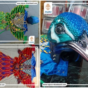maskot burung merak