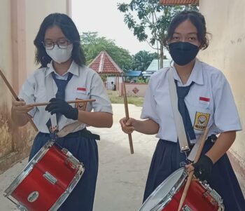 Cara Memegang Stik Drumband