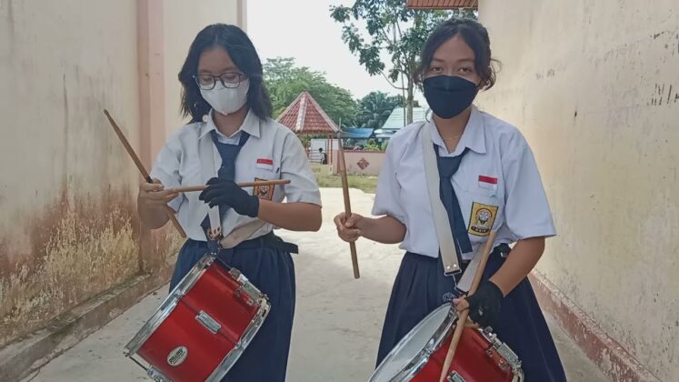 Cara Memegang Stik Drumband