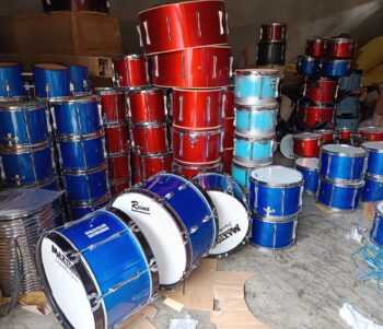 Perbedaan bass drum suporter dan marching