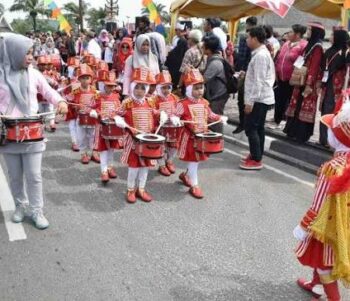 Perbedaan seragam drumband TK dan SD