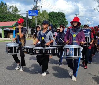 cara bawa tas bass drum yang benar